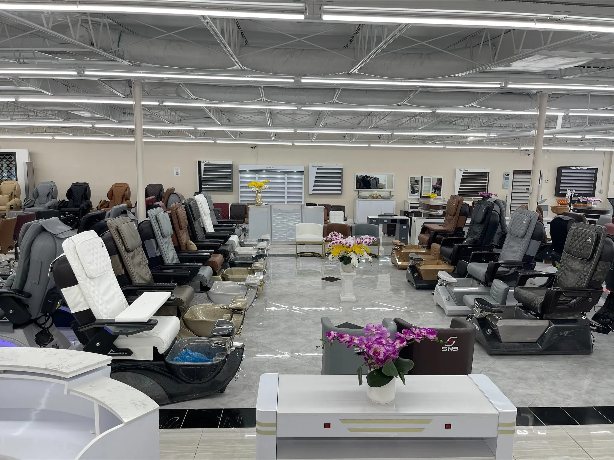 pedicure chair showroom 02